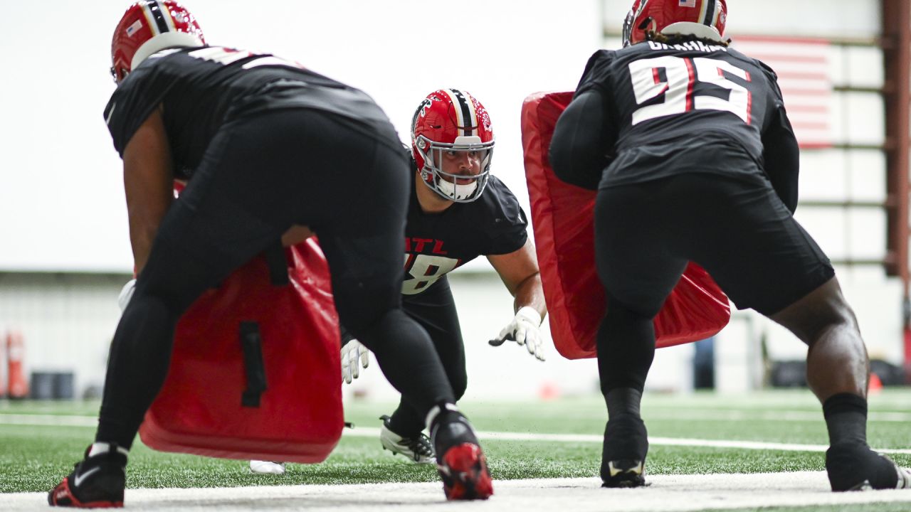 Atlanta Falcons defensive tackle Abdullah Anderson (98) watches a