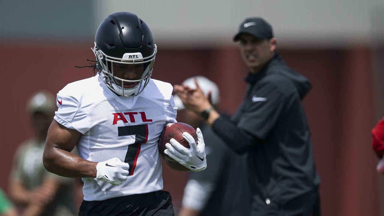 Falcons' London embraces health, contract at rookie minicamp