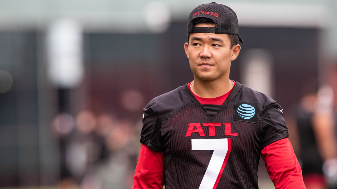 Falcons jersey number updates, from Bijan Robinson to Younghoe Koo - The  Falcoholic