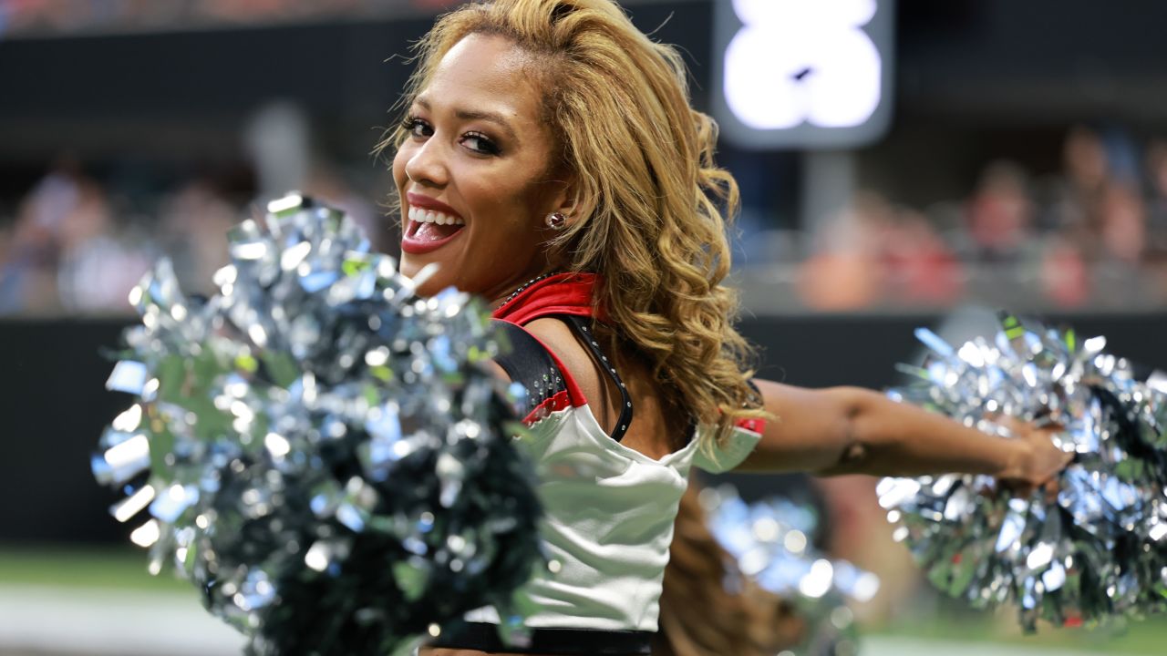 Eagles Cheerleaders on Gameday: New York Giants