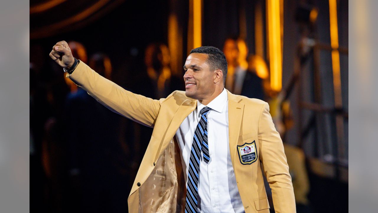 Tony Gonzalez, all-time tight end and former Falcon, is now a Hall of Famer  - The Falcoholic