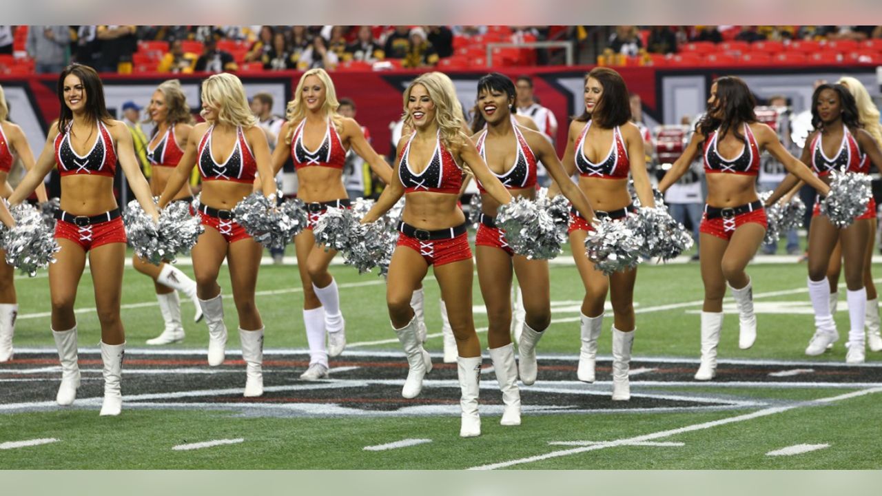 Atlanta Falcons cheerleaders perform during the first half of an NFL  football game against the Pittsburgh Steelers, Sunday, Dec. 4, 2022, in  Atlanta. The Pittsburgh Steelers won 19-16. (AP Photo/Danny Karnik Stock