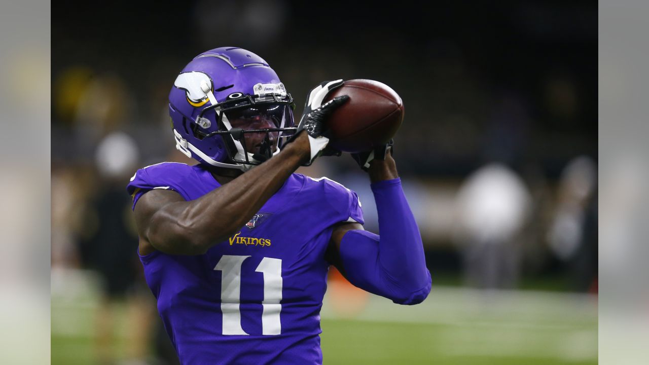 Minnesota Vikings wide receiver Laquon Treadwell carries the ball