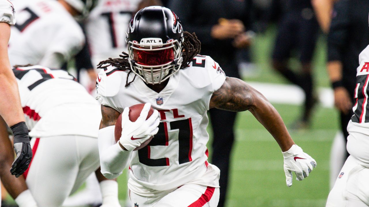 Julio Jones of the Atlanta Falcons warms up before the game against