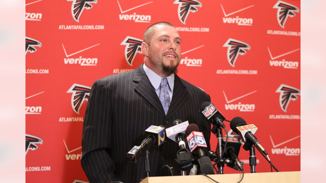 Falcons' center Todd McClure a monument to perseverance