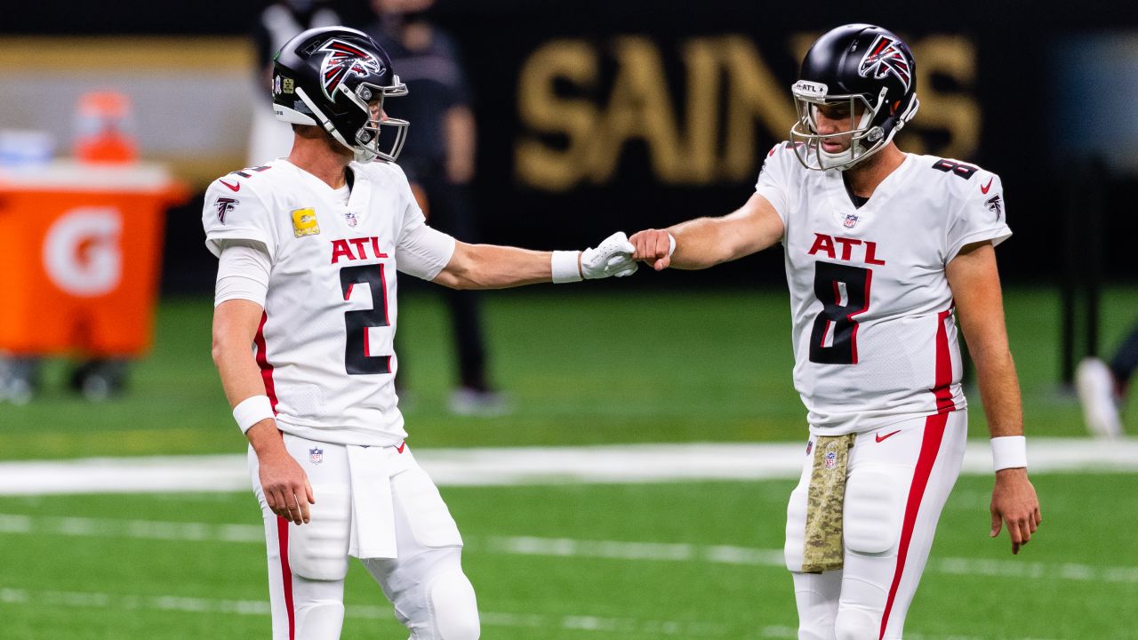 New Orleans Saints vs. Atlanta Falcons . NFL Game. American Football League  match. Silhouette of professional player celebrate touch down. Screen in b  Stock Photo - Alamy