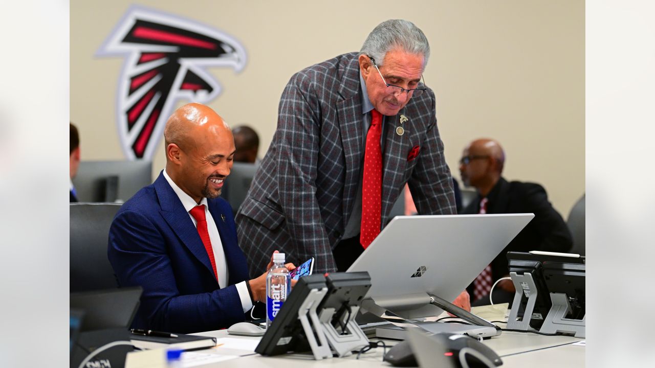 Falcons 53 man roster includes UDFAs Jared Bernhardt, Timothy Horne - The  Falcoholic