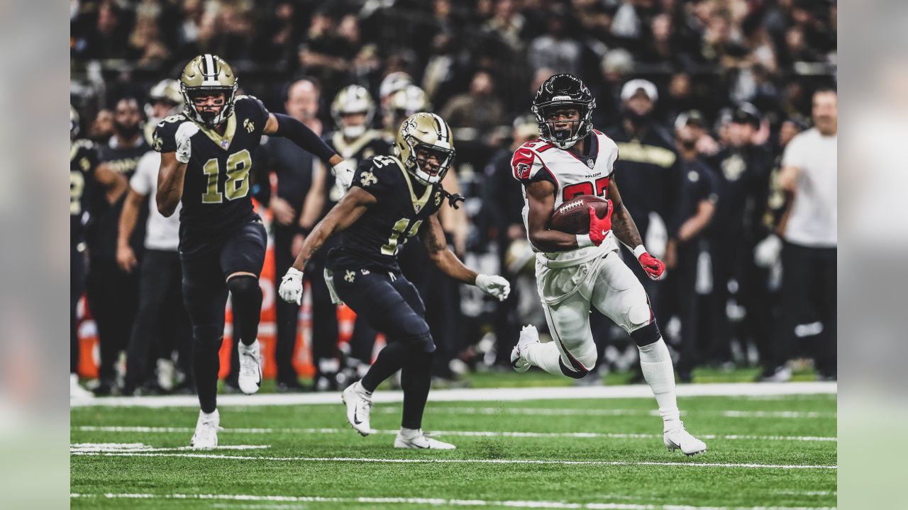 Saints carve up Falcons, 31-17, on Thanksgiving Night