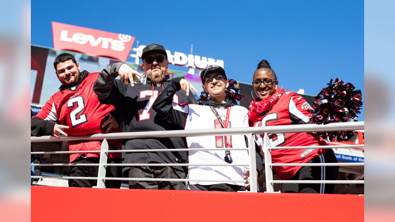 49ers fans tailgate before Falcons game