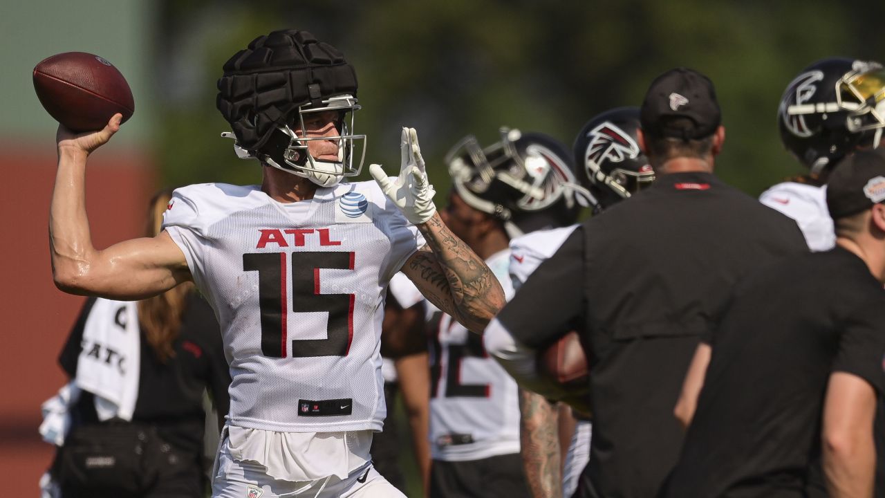 Bair Mail: On Arnold Ebiketie and the Falcons pass rush, Tyler Allgeier and  Caleb Huntley, and more