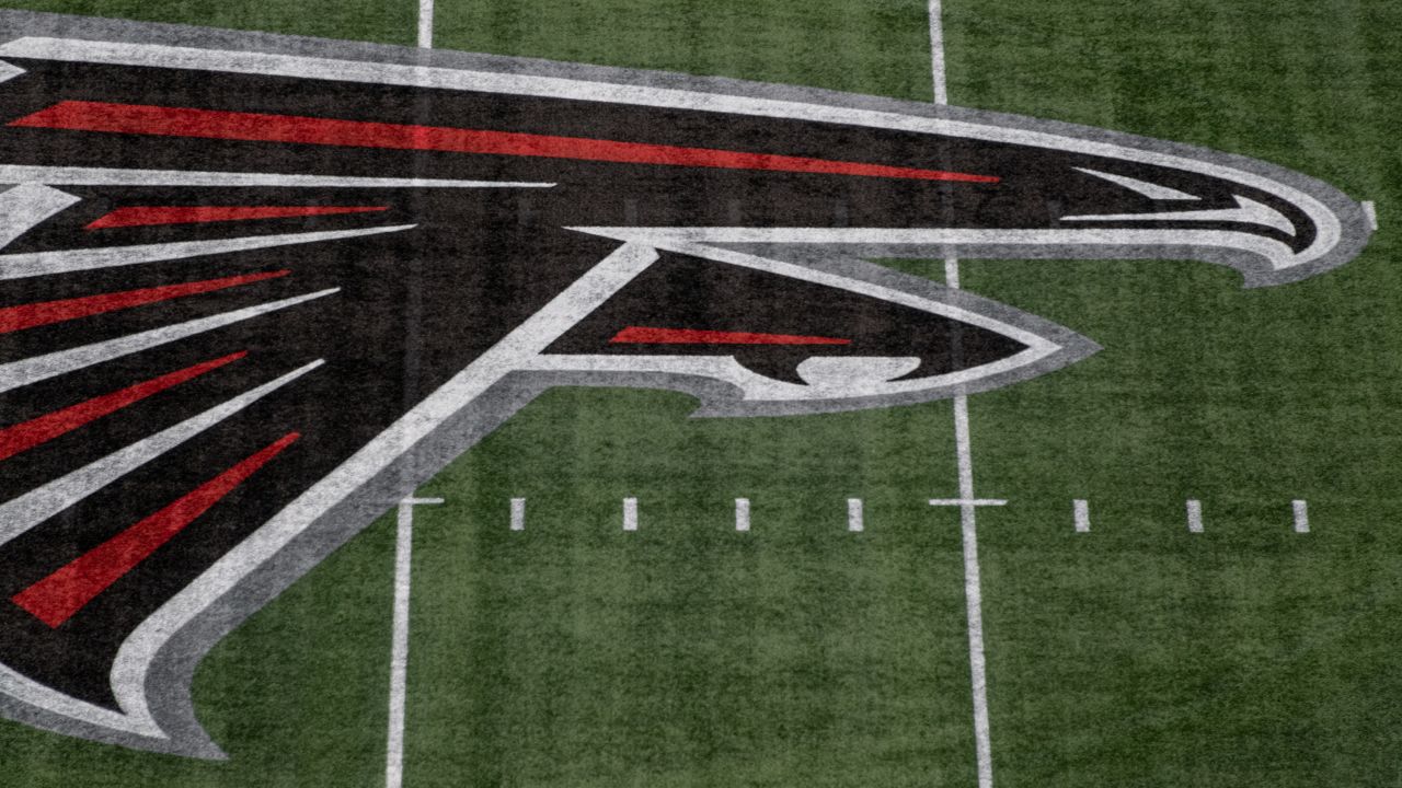 Watch: Falcons paint classic logo on field for Thanksgiving game