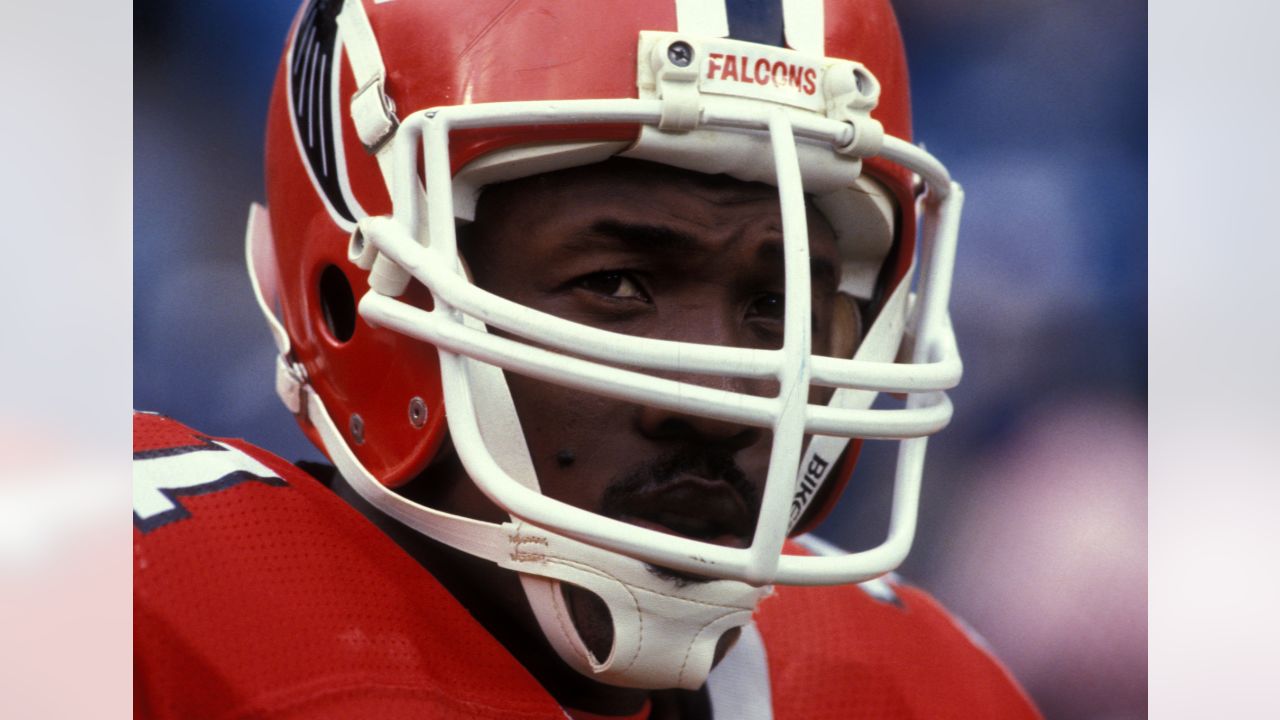 Atlanta Falcons bring back red helmets