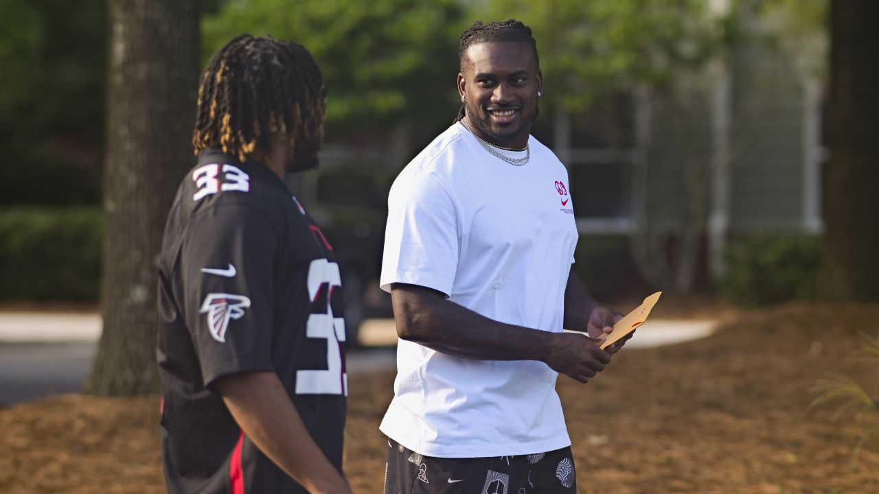 Atlanta Falcons arrive in London armed with Cordarrelle Patterson