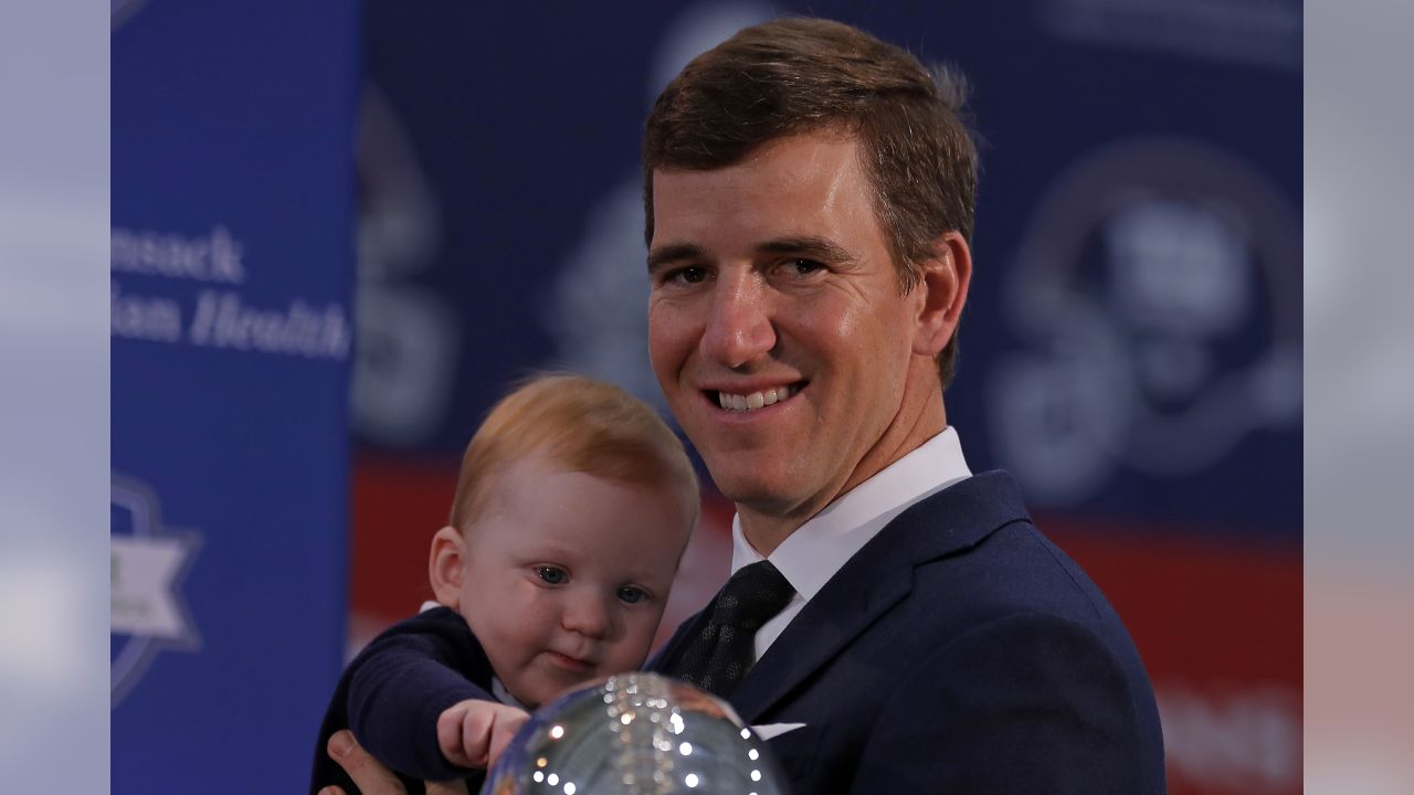 VIDEO: Eli Manning Meets Family in Emotional Scene After Potential Final  Home Start