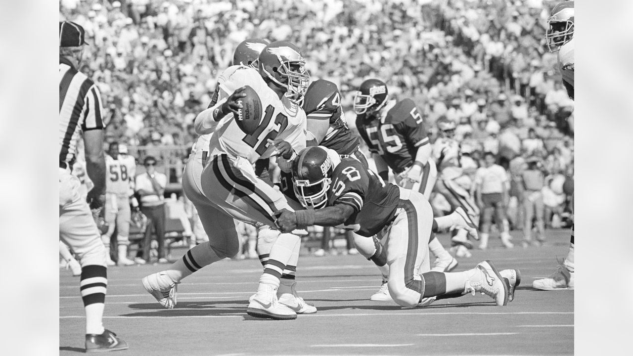 \ud83d\udcf8 Photos: Legendary Giants LB Carl Banks