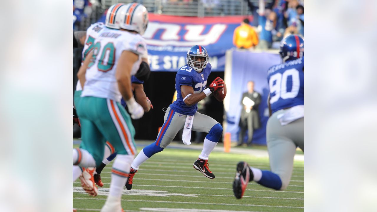 New York Giants Corey Webster makes an interception near the goal