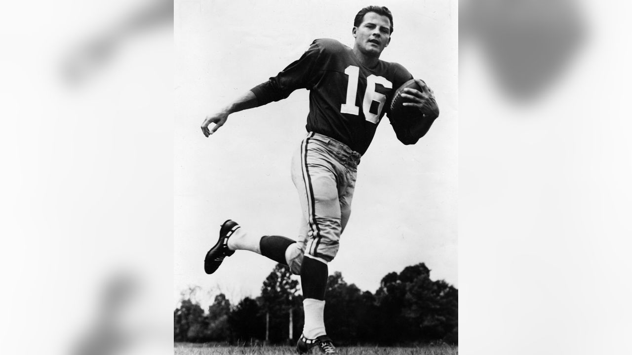 Former USC, New York Giants, broadcasting great Frank Gifford dies