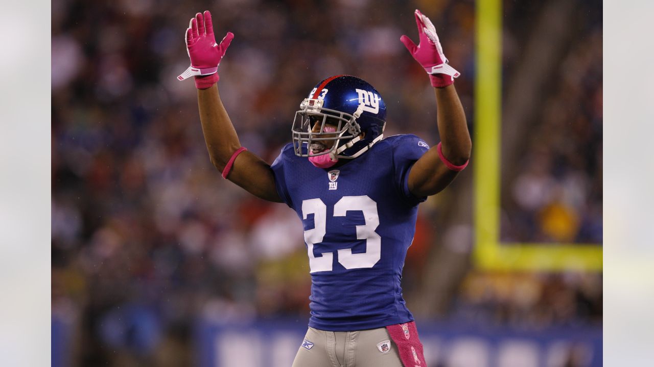 NY Giants cornerback Corey Webster leaves game with broken bone in