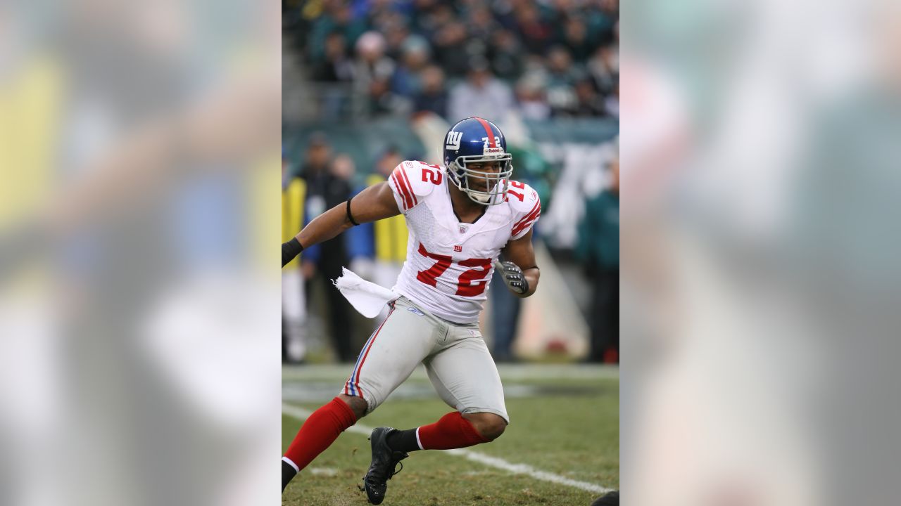 New York Giants DE Osi Umenyiora practices for 1st time since season began  