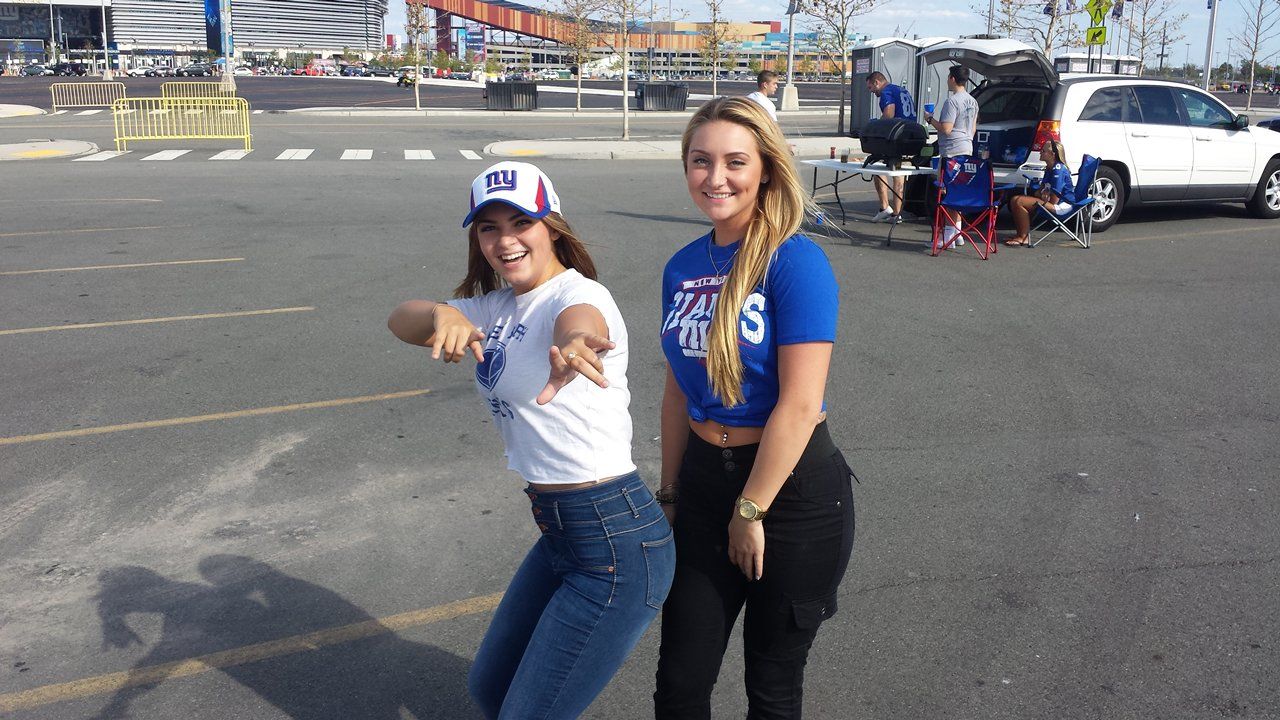 New York Giants on X: Tailgating for #WASvsNYG? Tag your @PartyCity pics  w/ #GiantsParty! TAILGATE PHOTOS:    / X