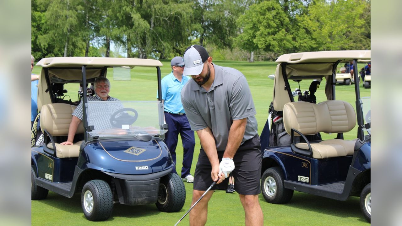 Giants' players hit the links for annual golf outing