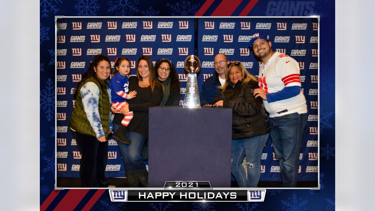 New York Giants on X: Merry Christmas & Happy Holidays from our family  to yours ❄️  / X