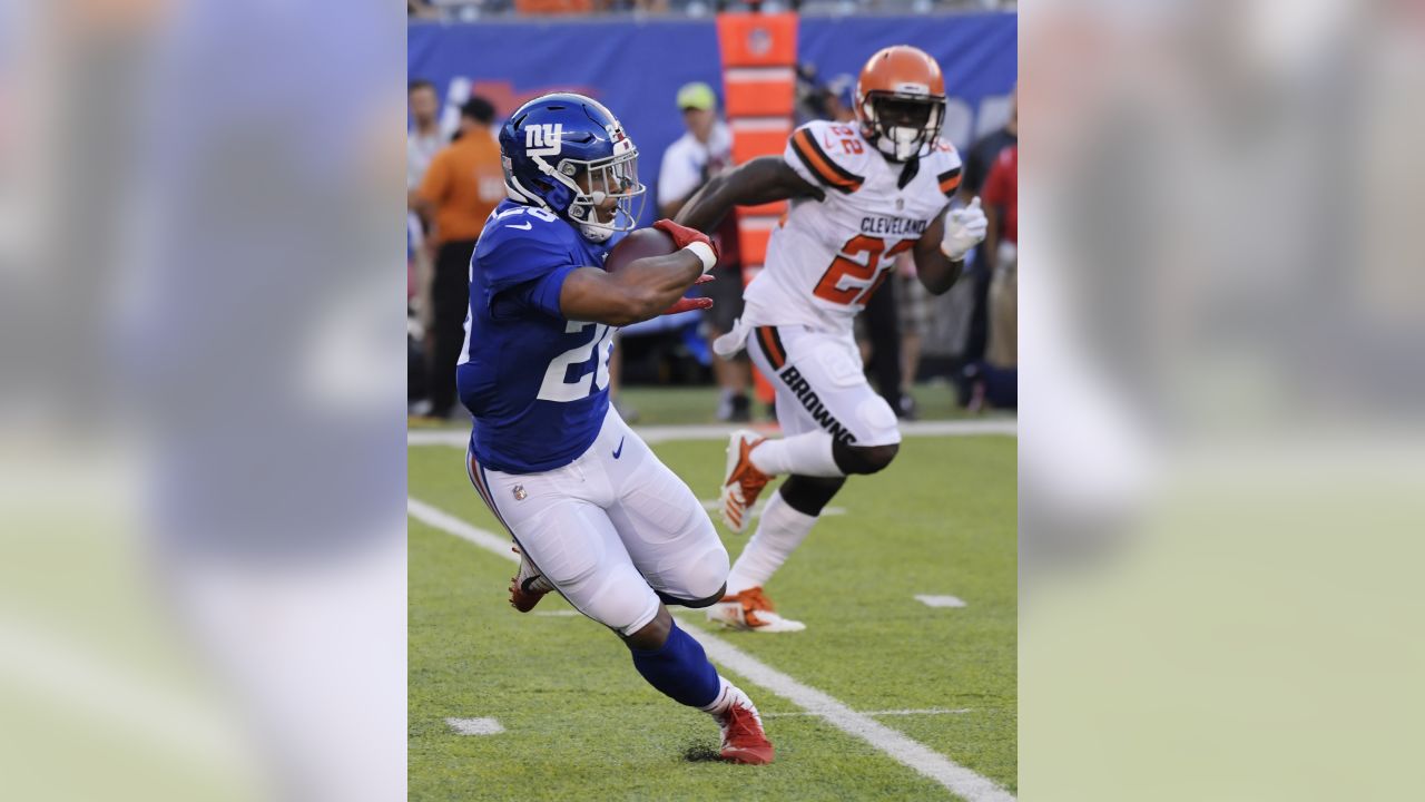 New York Giants vs Cleveland Browns - Holden Luntz Gallery