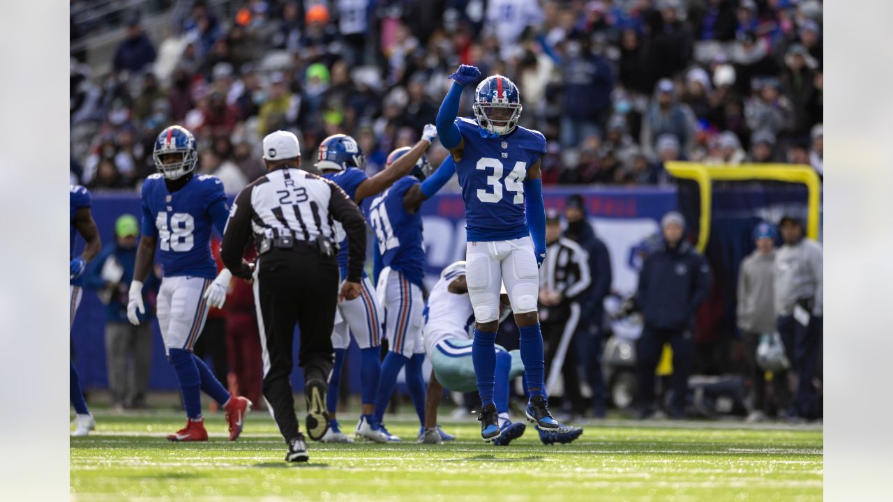 New York Giants cornerback Jarren Williams (34) runs against the Washington  Football Team during an NFL football game, Sunday, Jan. 9, 2022, in East  Rutherford, N.J. (AP Photo/Adam Hunger Stock Photo - Alamy