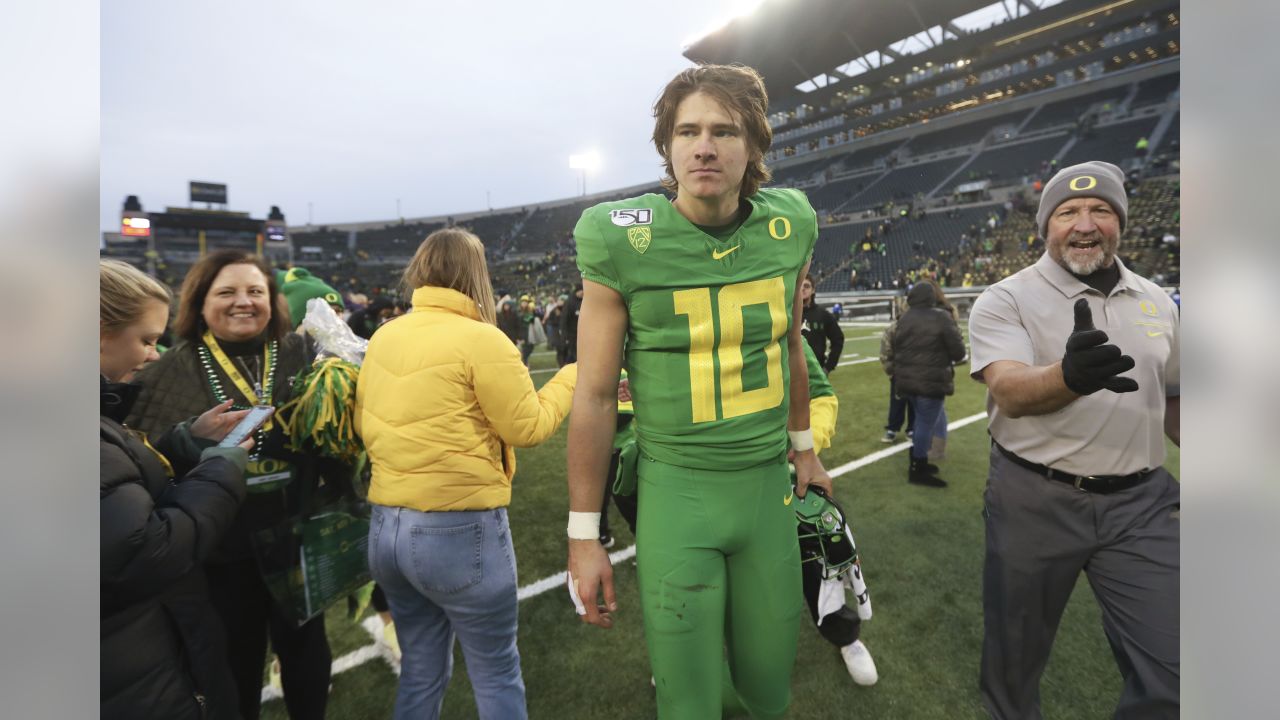 Photos: Oregon QB Justin Herbert