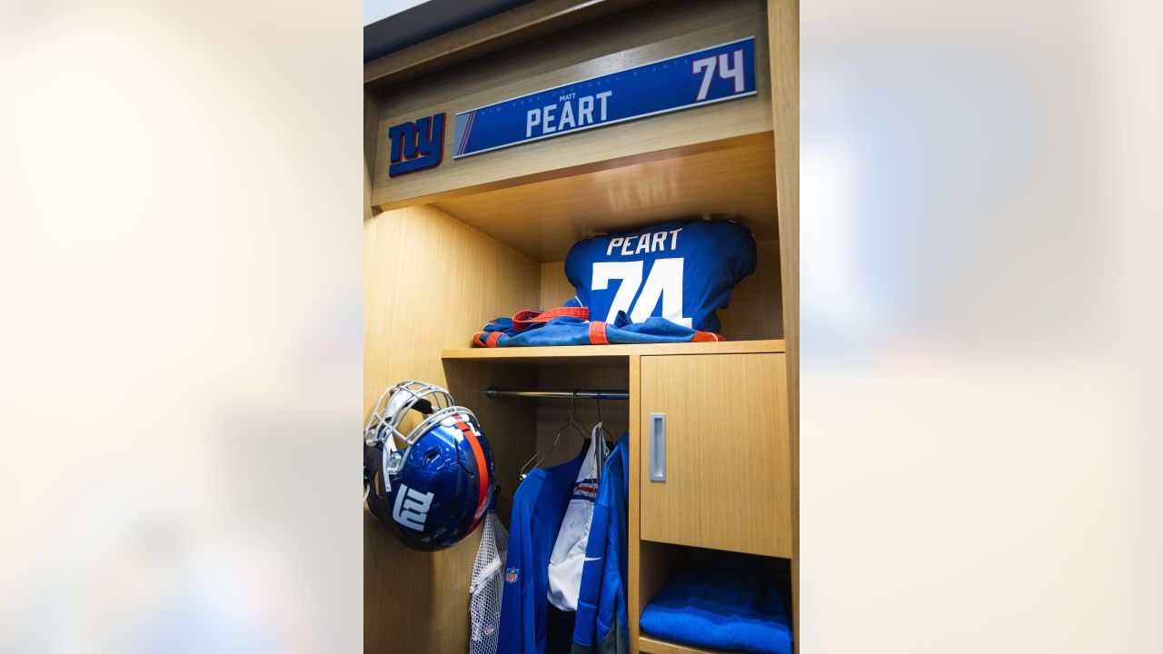 Photos: Giants player arrivals and locker room tour