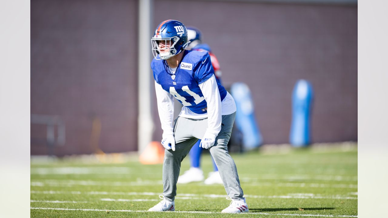 New York Giants cornerback Fabian Moreau (37) defends against the Washington  Commanders during an NFL football game Sunday, Dec. 4, 2022, in East  Rutherford, N.J. (AP Photo/Adam Hunger Stock Photo - Alamy