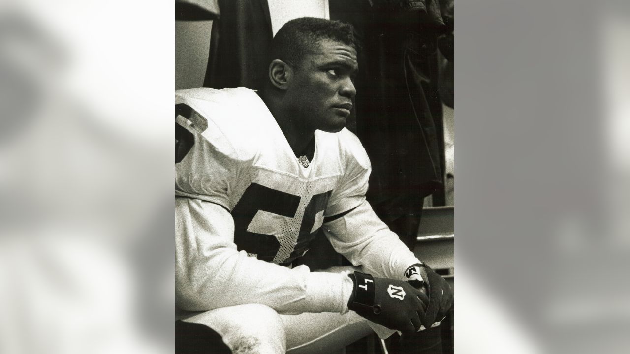 \ud83d\udcf8 56 of 56: Rare photos of Lawrence Taylor