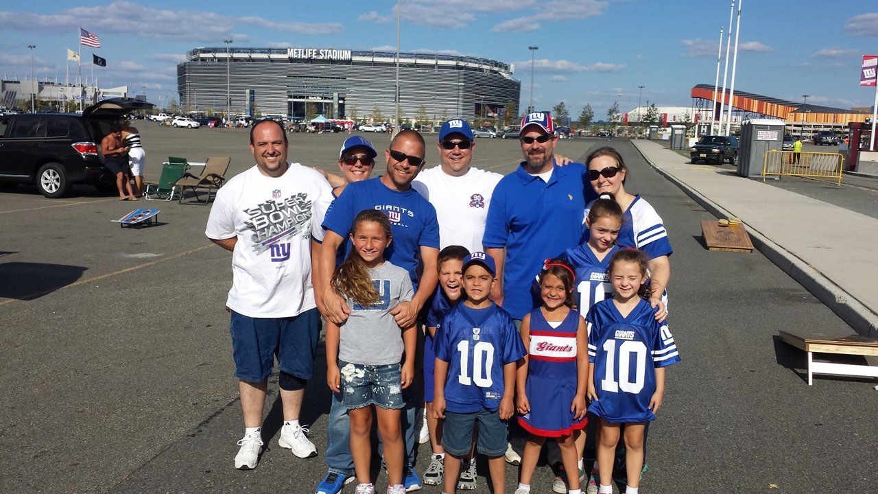 New York Giants on X: Tailgating for #WASvsNYG? Tag your @PartyCity pics  w/ #GiantsParty! TAILGATE PHOTOS:    / X