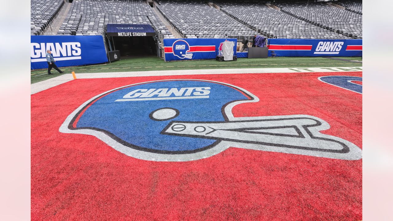 New York Giants to feature team logo on MetLife Stadium field for