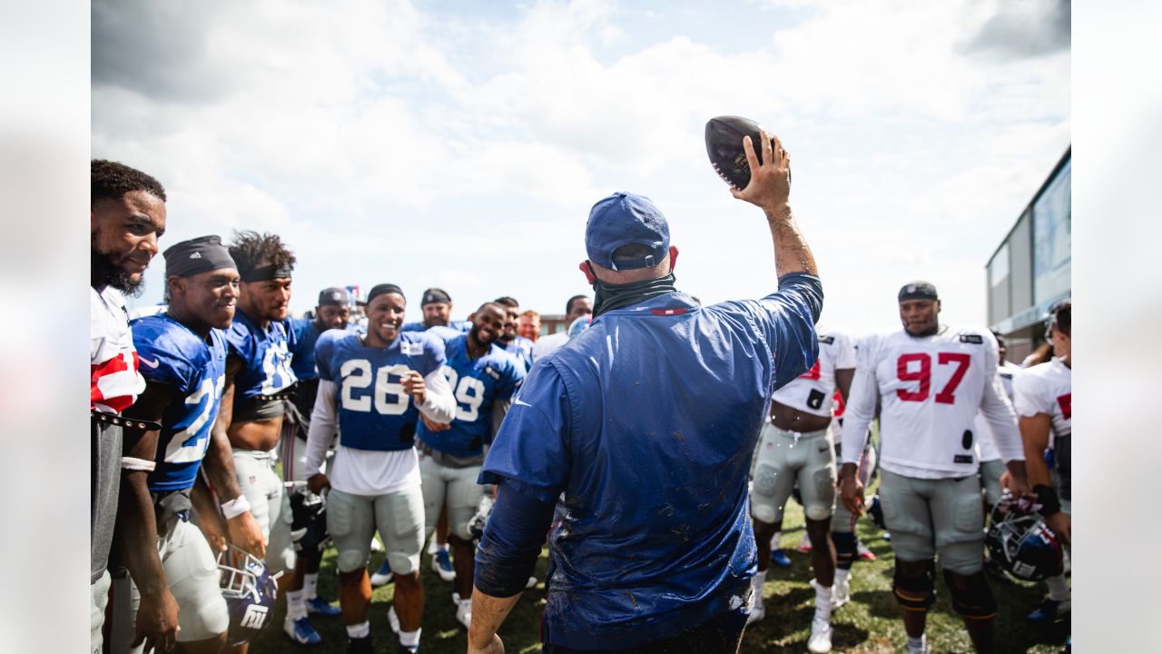 New York Giants video: Joe Judge takes part in muddy fumble drill