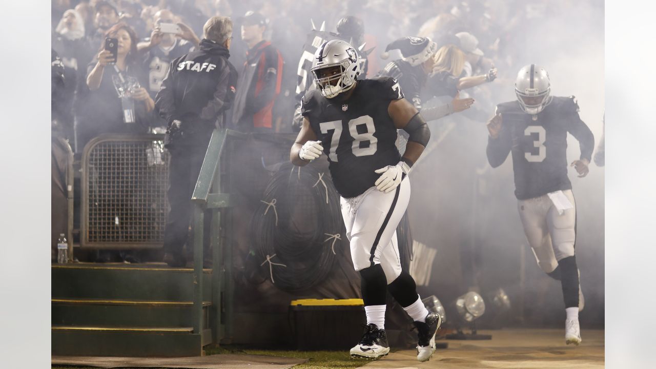 Raiders defensive tackle Justin Ellis returns to practice