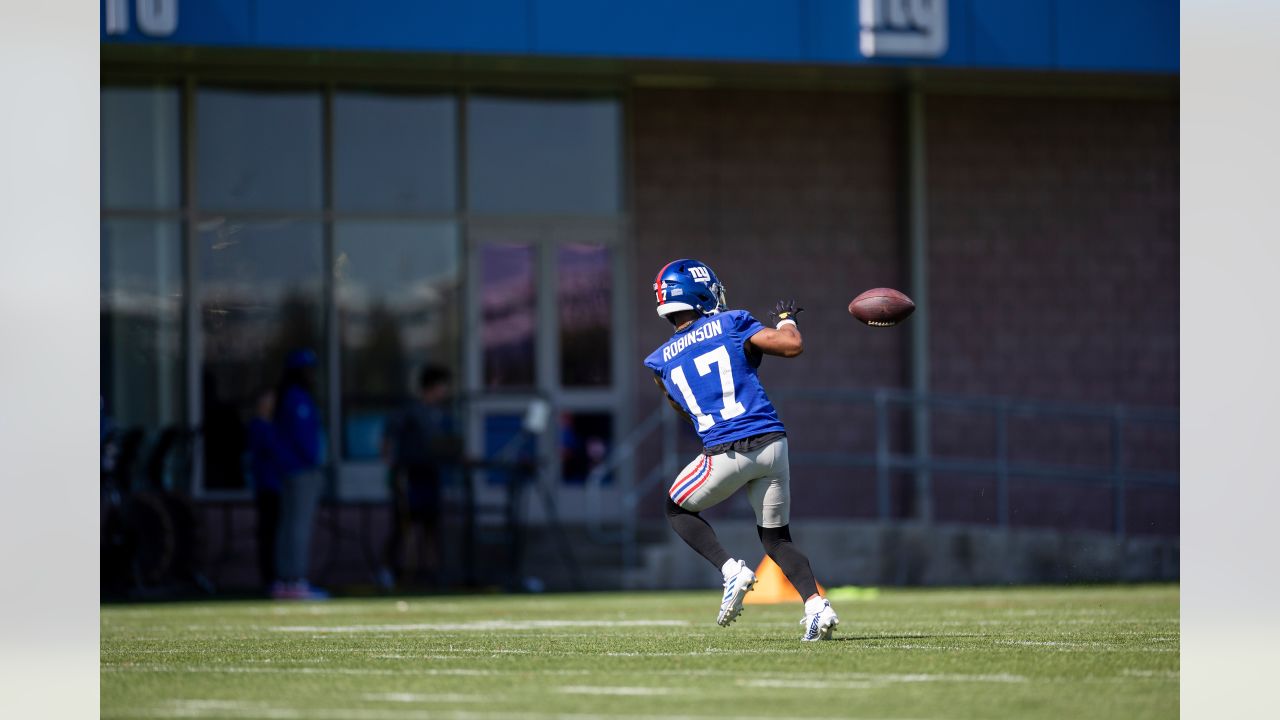 Giants in good mood after late win, game ball to Fells