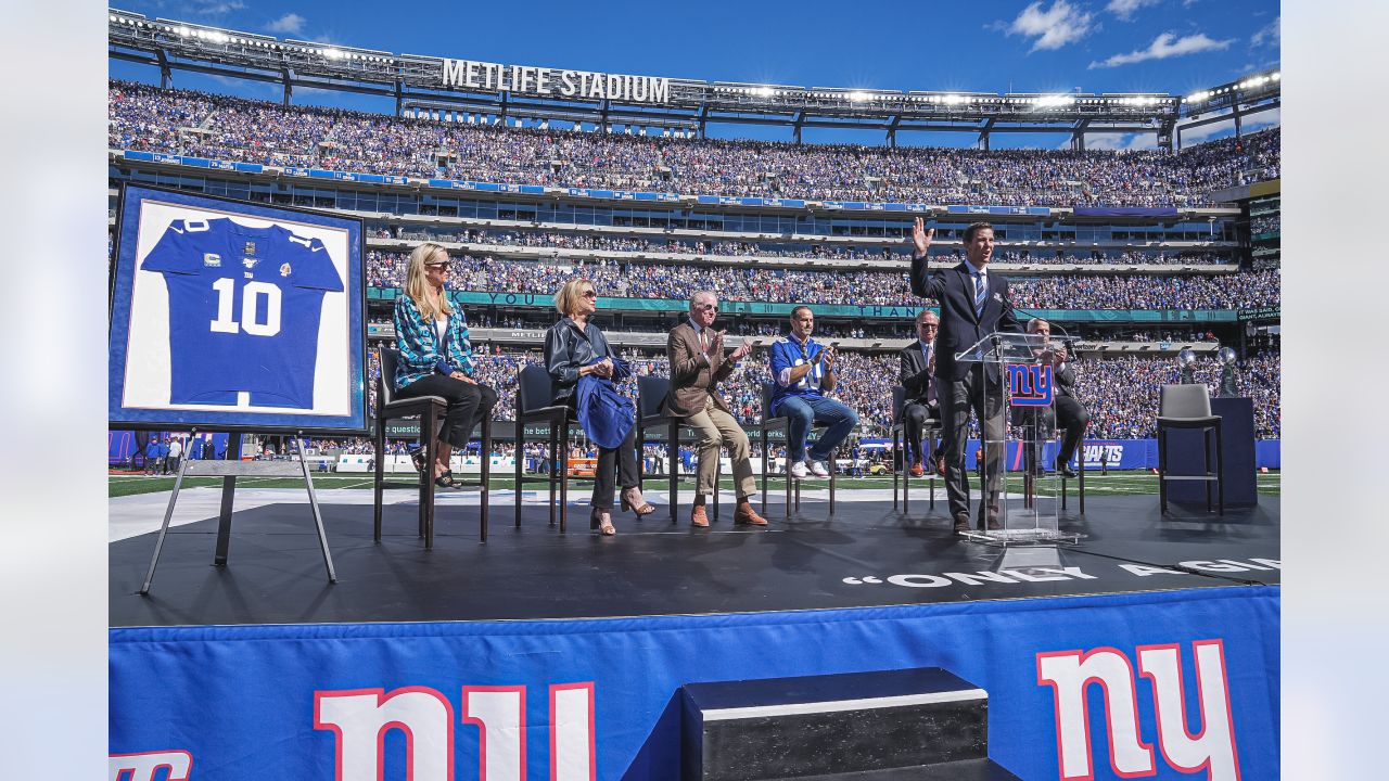 Ex-teammates, Giants legends celebrate Eli Manning's retirement