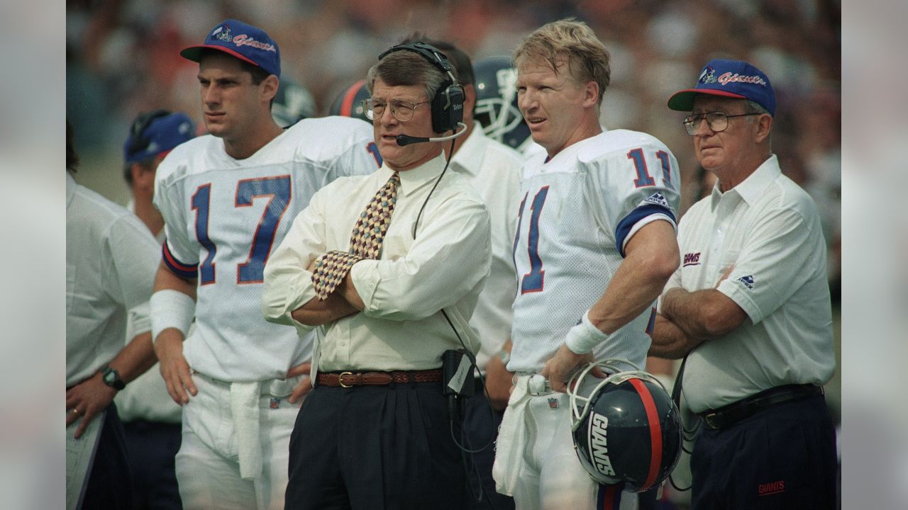 Bears vs Giants Sidebar, 2: Singletary eyes the ball, 1986 : r/CHIBears