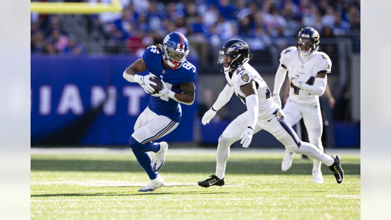 New York Giants wide receiver VICTOR CRUZ celebrates his 34 yard catch