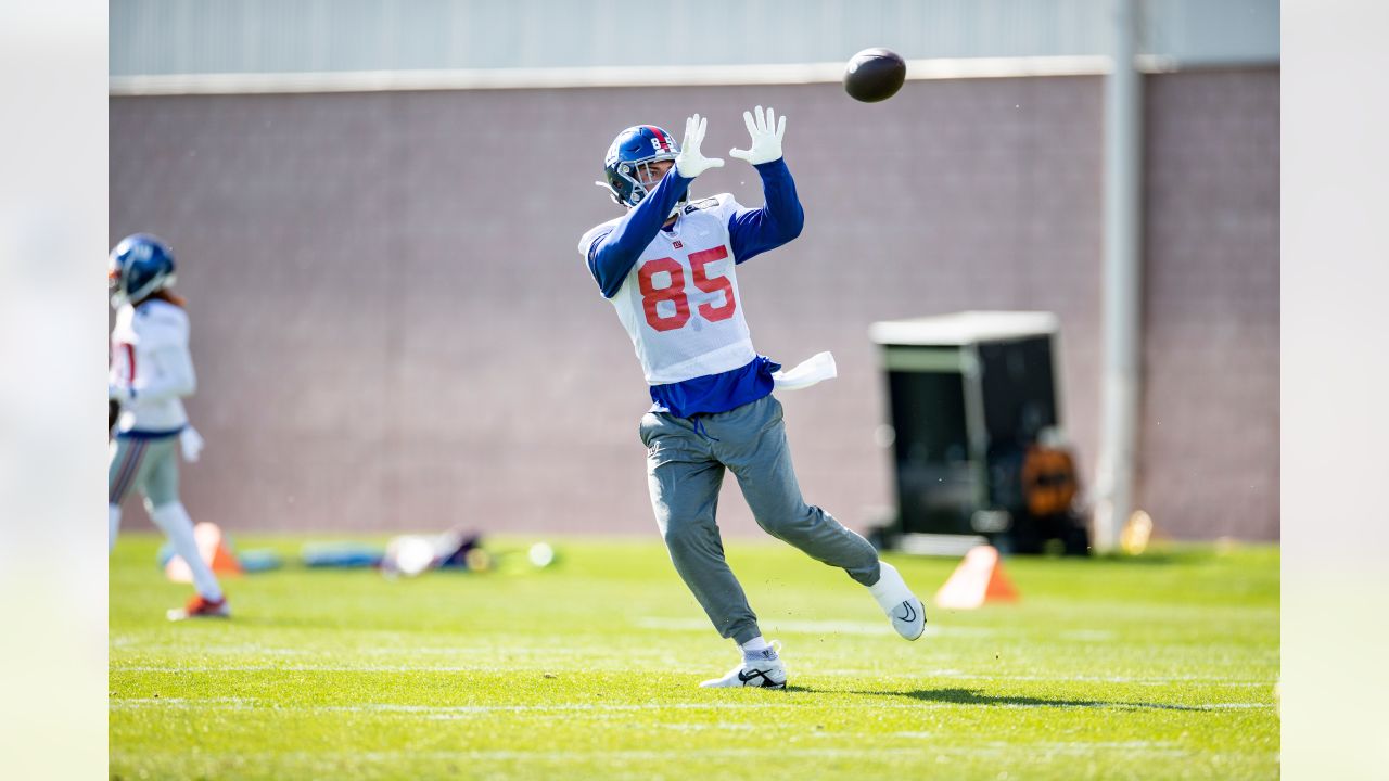 New York Giants cornerback Fabian Moreau (37) defends against the