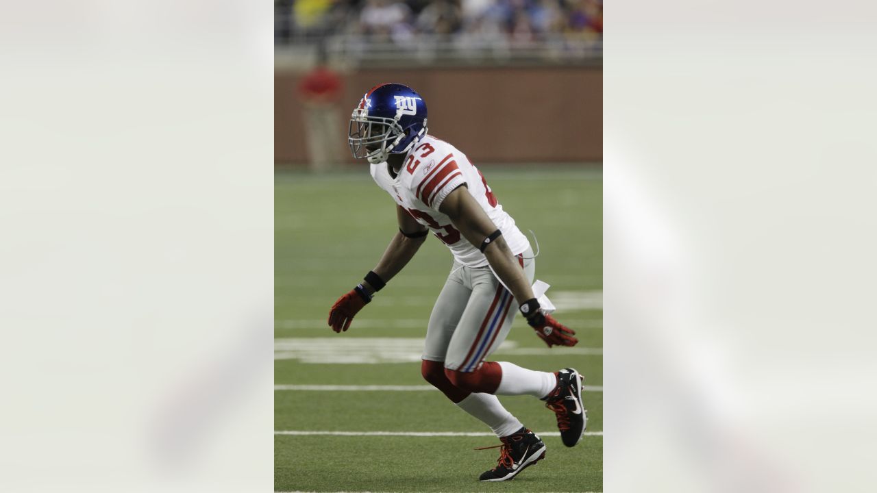 New York Giants Corey Webster makes an interception near the goal