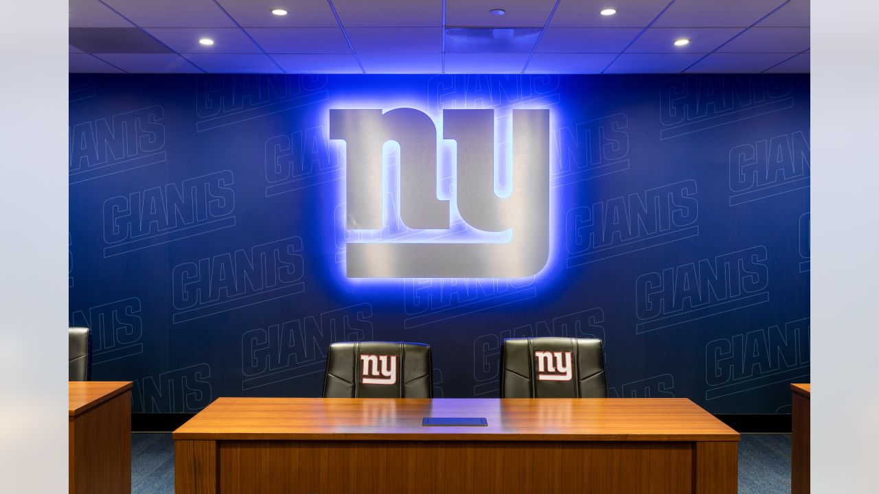 \ud83d\udcf8 Photos: Tour the Giants' new draft room