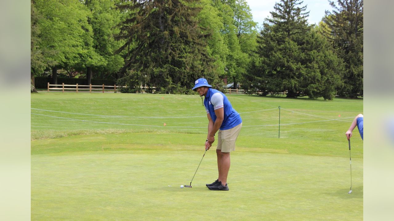 Giants' players hit the links for annual golf outing