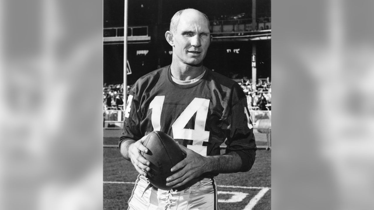 Y. A. Tittle: At 37, the Giants' Quarterback Remains As Strong and