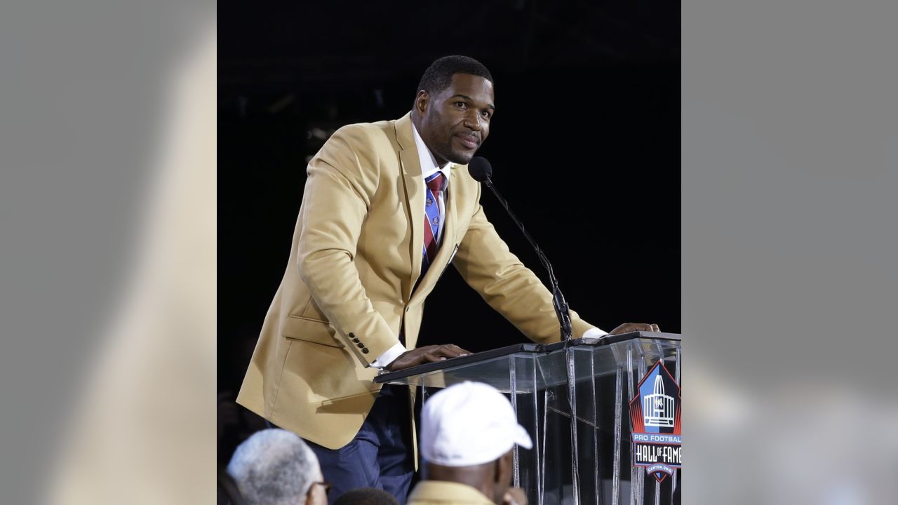 Michael Strahan's appearance inspires Giants players and lifts