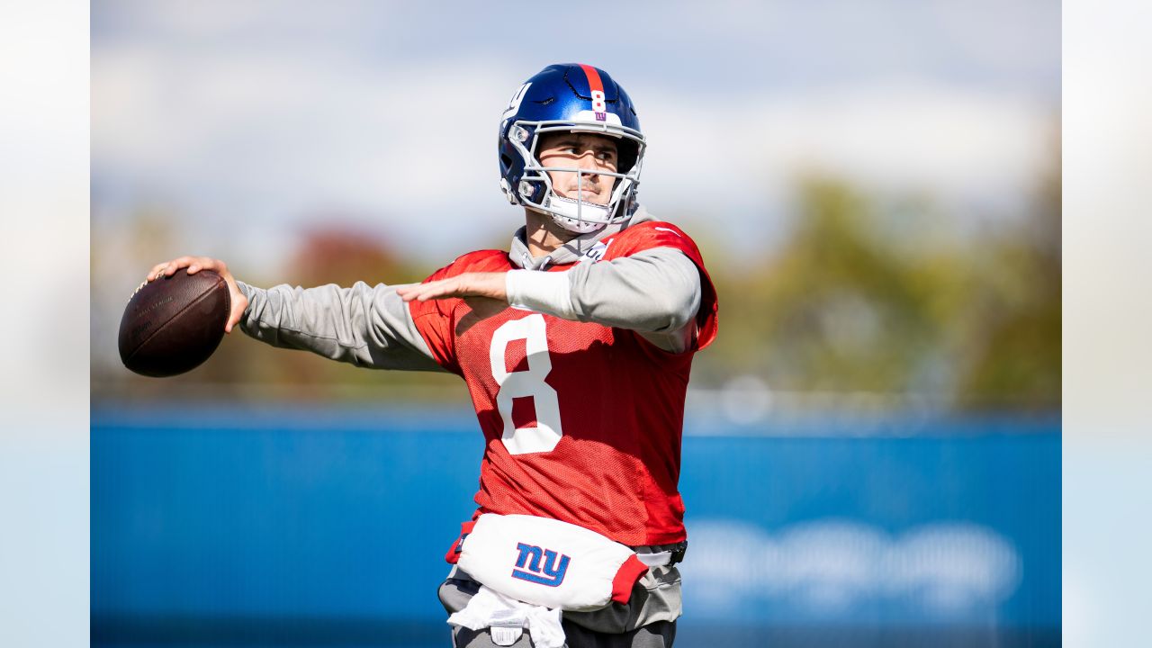 New York Giants cornerback Fabian Moreau (37) defends against the