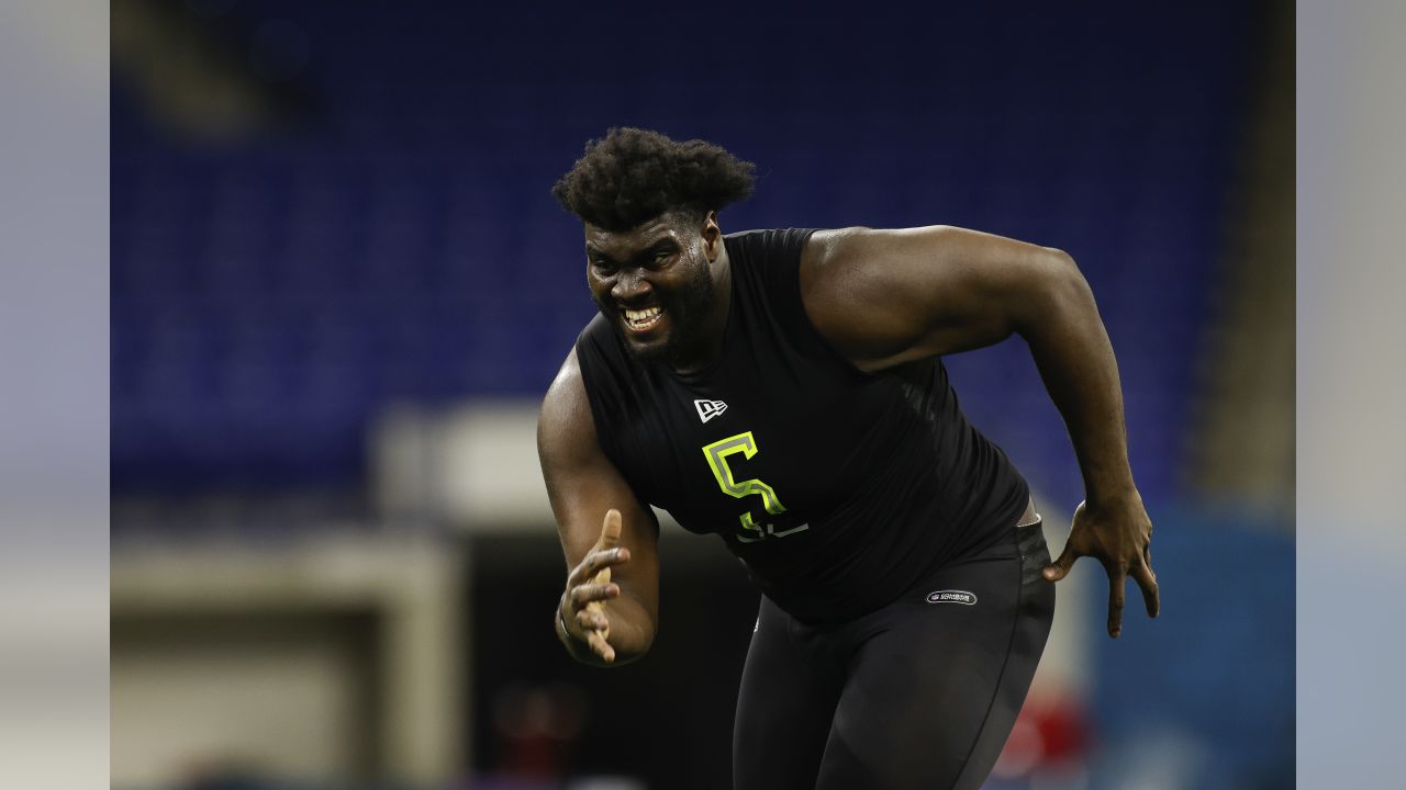 Louisville lineman Mekhi Becton shows off athleticism at NFL combine