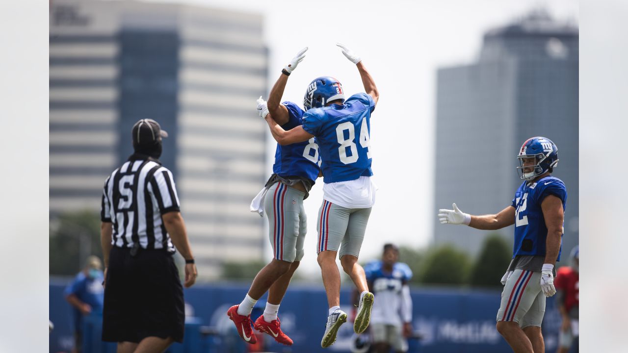 Rookie Darnay Holmes highlights Giants' intrasquad scrimmage at training  camp