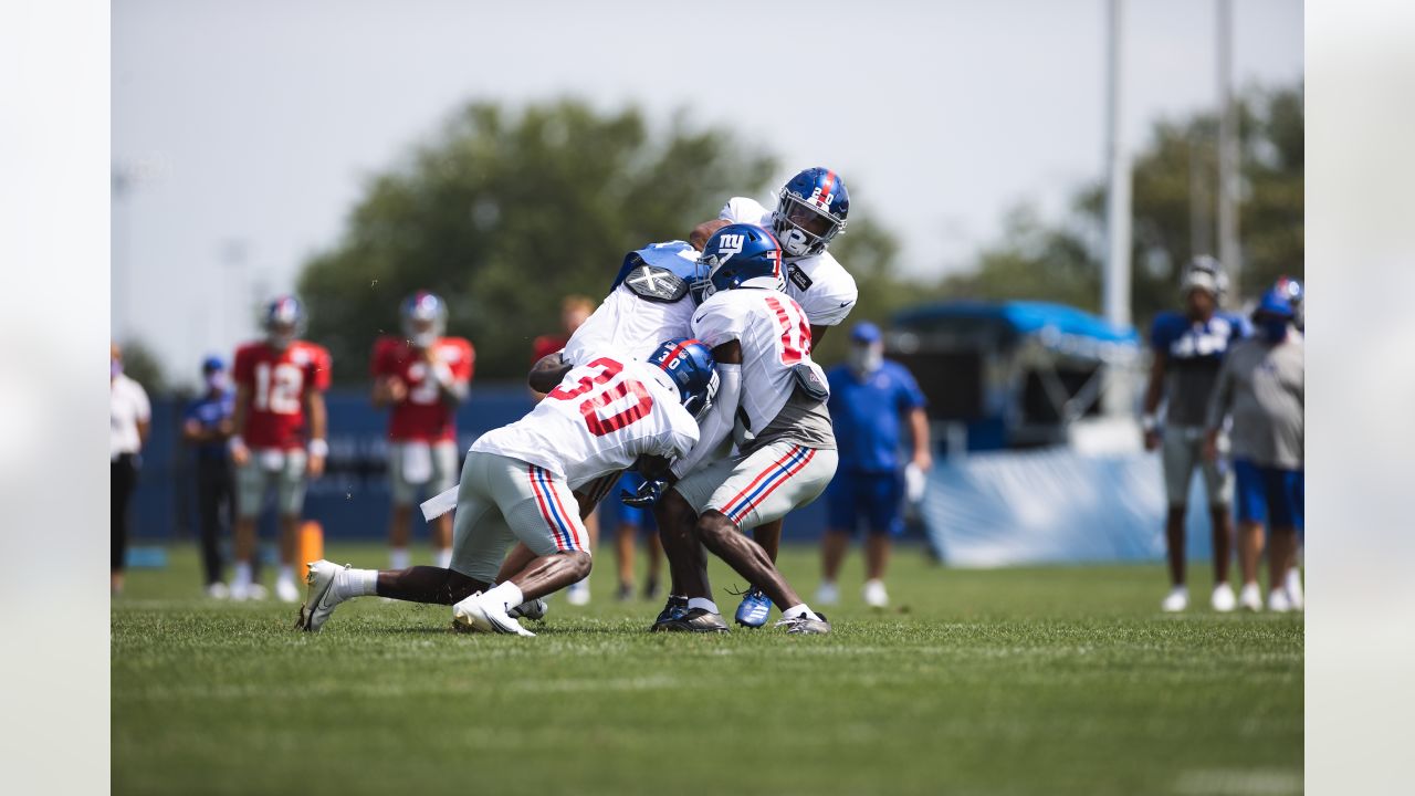 Rookie Darnay Holmes highlights Giants' intrasquad scrimmage at